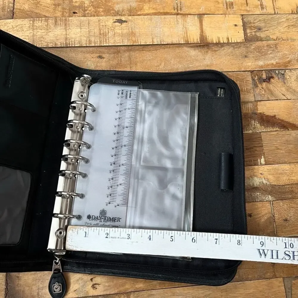 Black Genuine Leather Day-Timer Organizer 7-Ring Binder 10.5